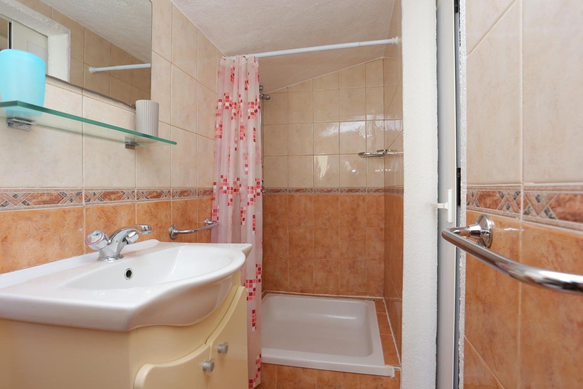 Apartments By The Sea Baska Voda, Makarska - 300 Buitenkant foto