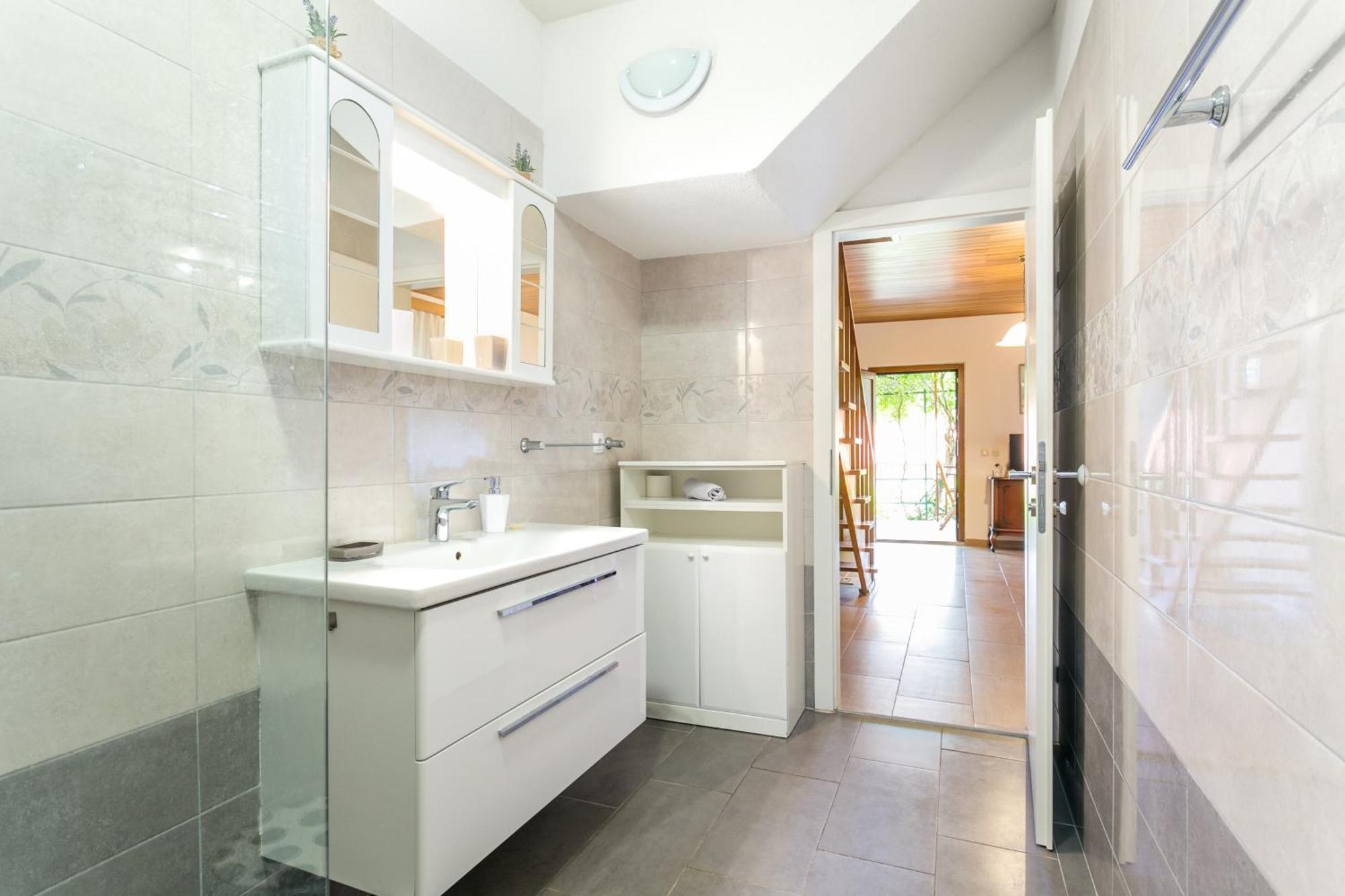 Apartments By The Sea Baska Voda, Makarska - 300 Kamer foto