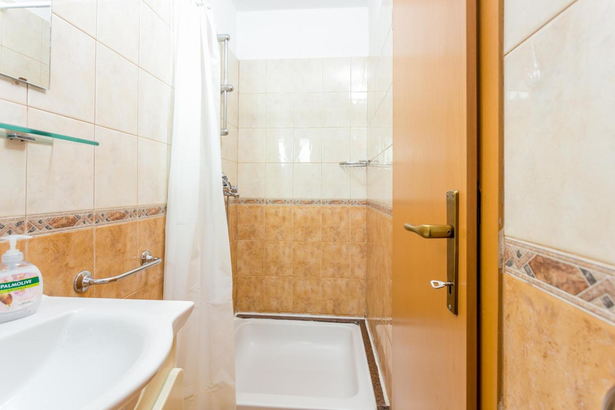 Apartments By The Sea Baska Voda, Makarska - 300 Kamer foto
